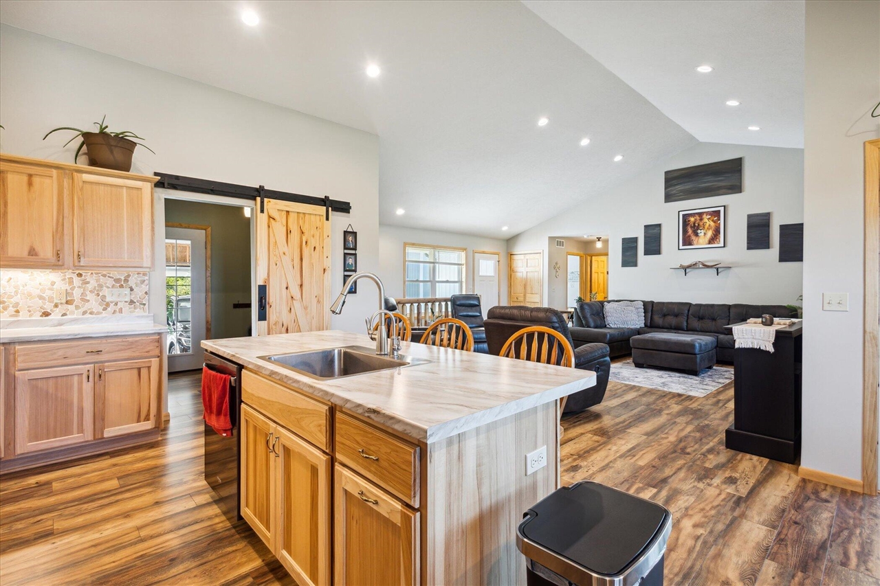 2434 South Cochran Road Charlotte, MI 48813 - Photo 10 of 65 Gallery Image 10