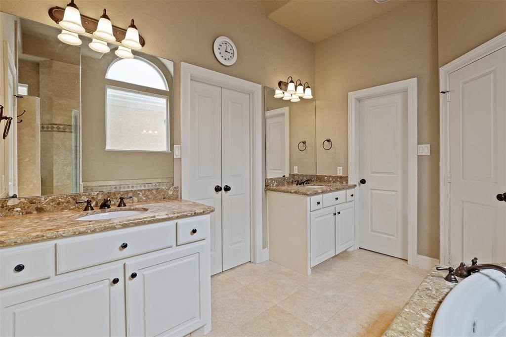 2418 Ralph Street, Unit B Houston, TX 77006 - Photo 11 of 14