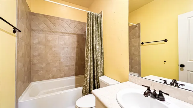 $3,350 | 2418 Ralph Street, Unit B, Houston, TX 77006