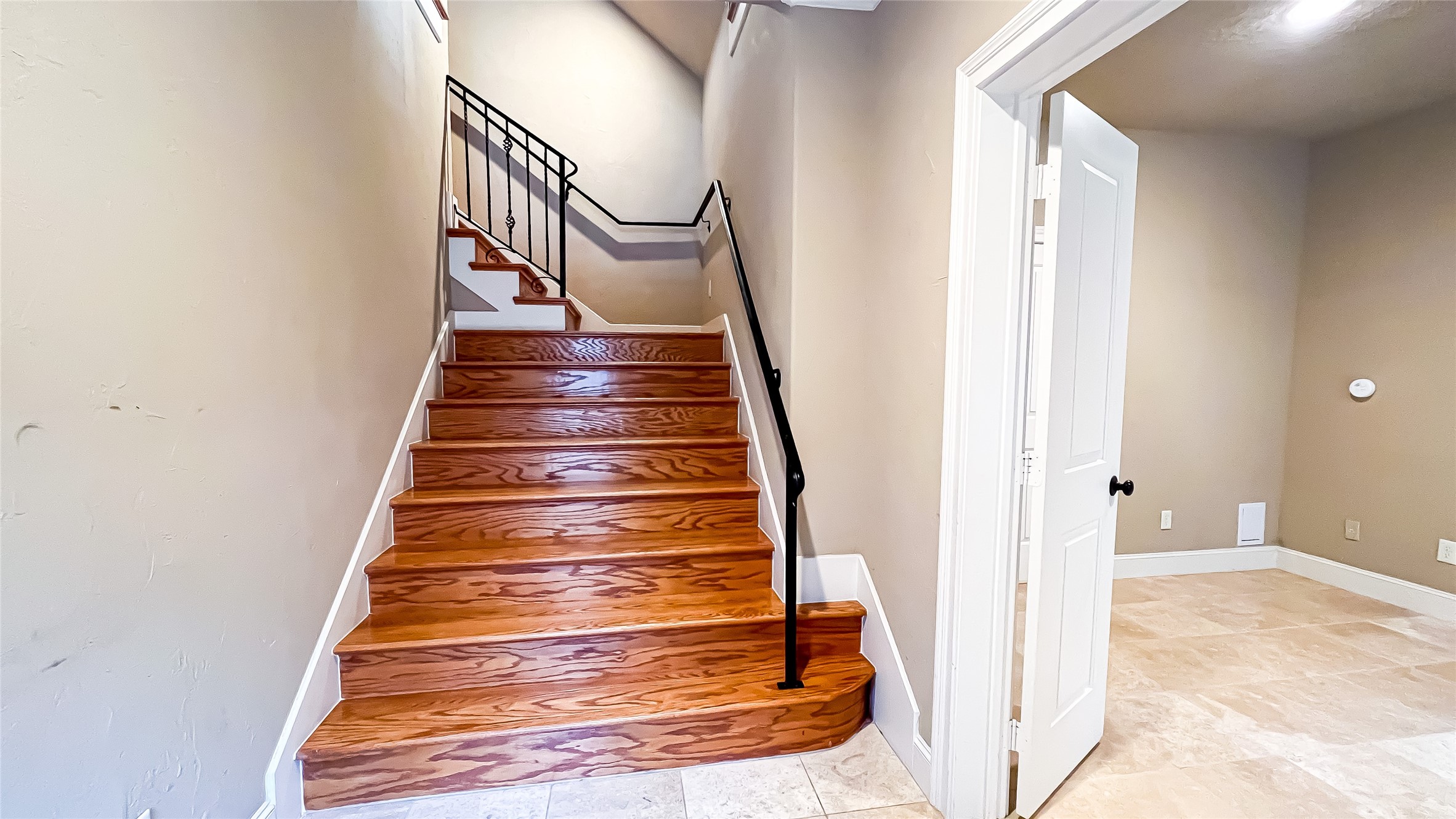 2418 Ralph Street, Unit B Houston, TX 77006 - Photo 2 of 14