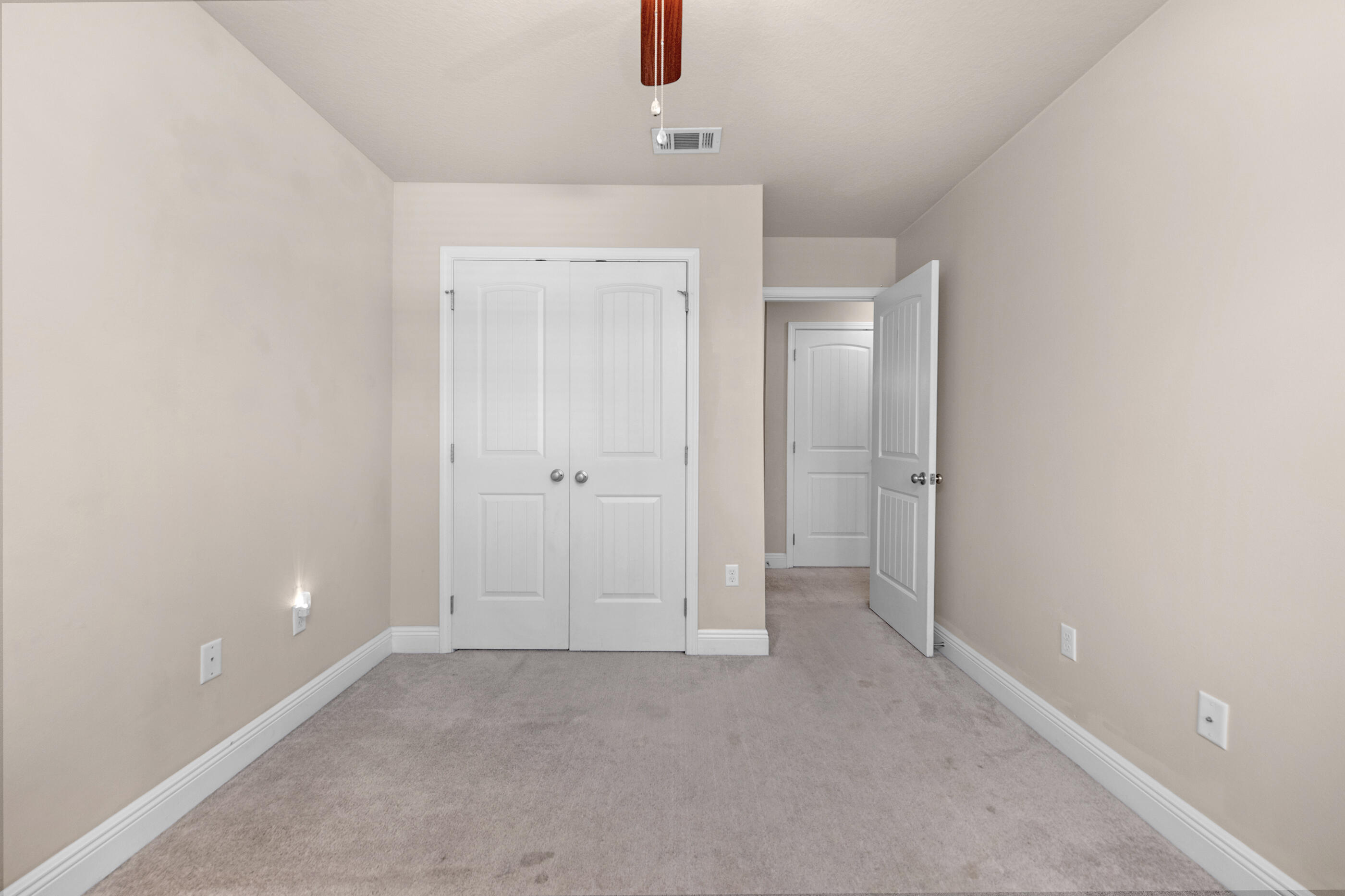 19 East Shady Oaks Lane, Unit E Santa Rosa Beach, FL 32459 - Photo 28 of 33 a view of an empty room