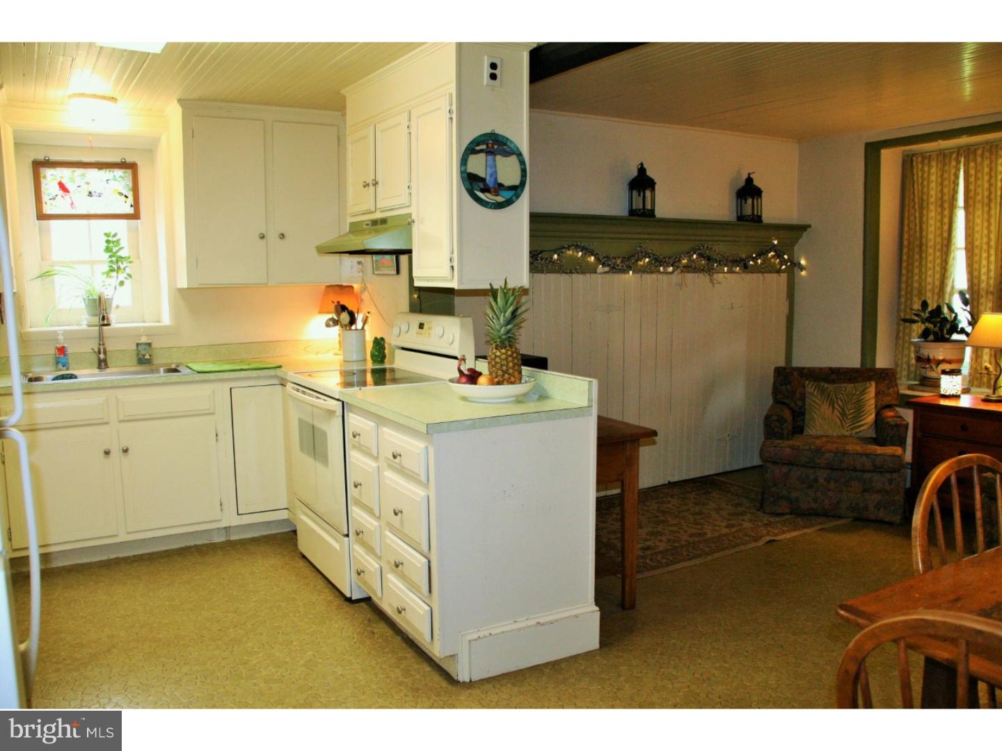 260 Millard Road Elverson, PA 19520 - Photo 7 of 25 Kitchen