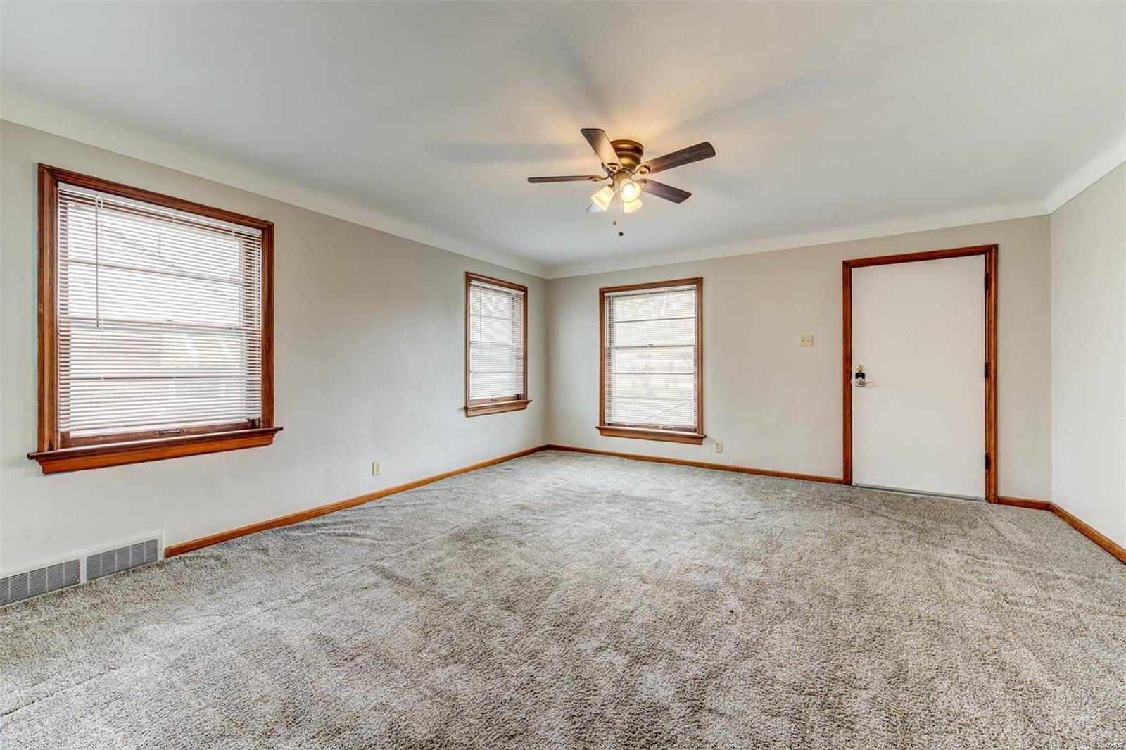 2248 Woodson Road St. Louis, MO 63114 - Photo 2 of 37 Gallery Image 2