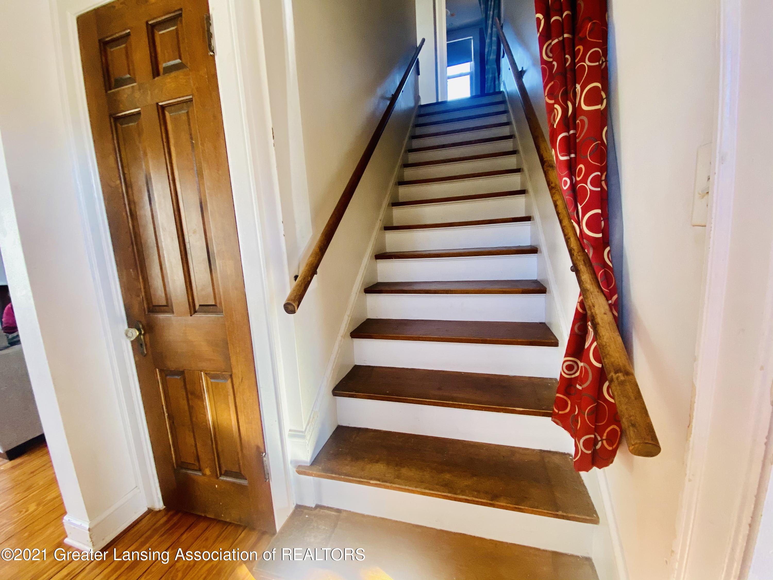 115 East Miller Road Lansing, MI 48911 - Photo 10 of 25 upstairs