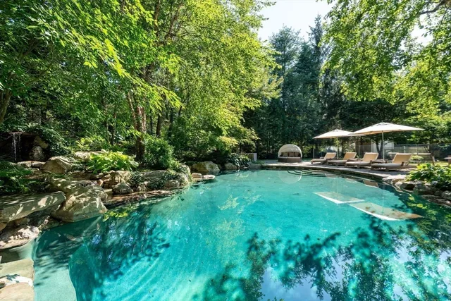 $3,995,000 | 9 Stonegate Lane, Westwood, MA 02090