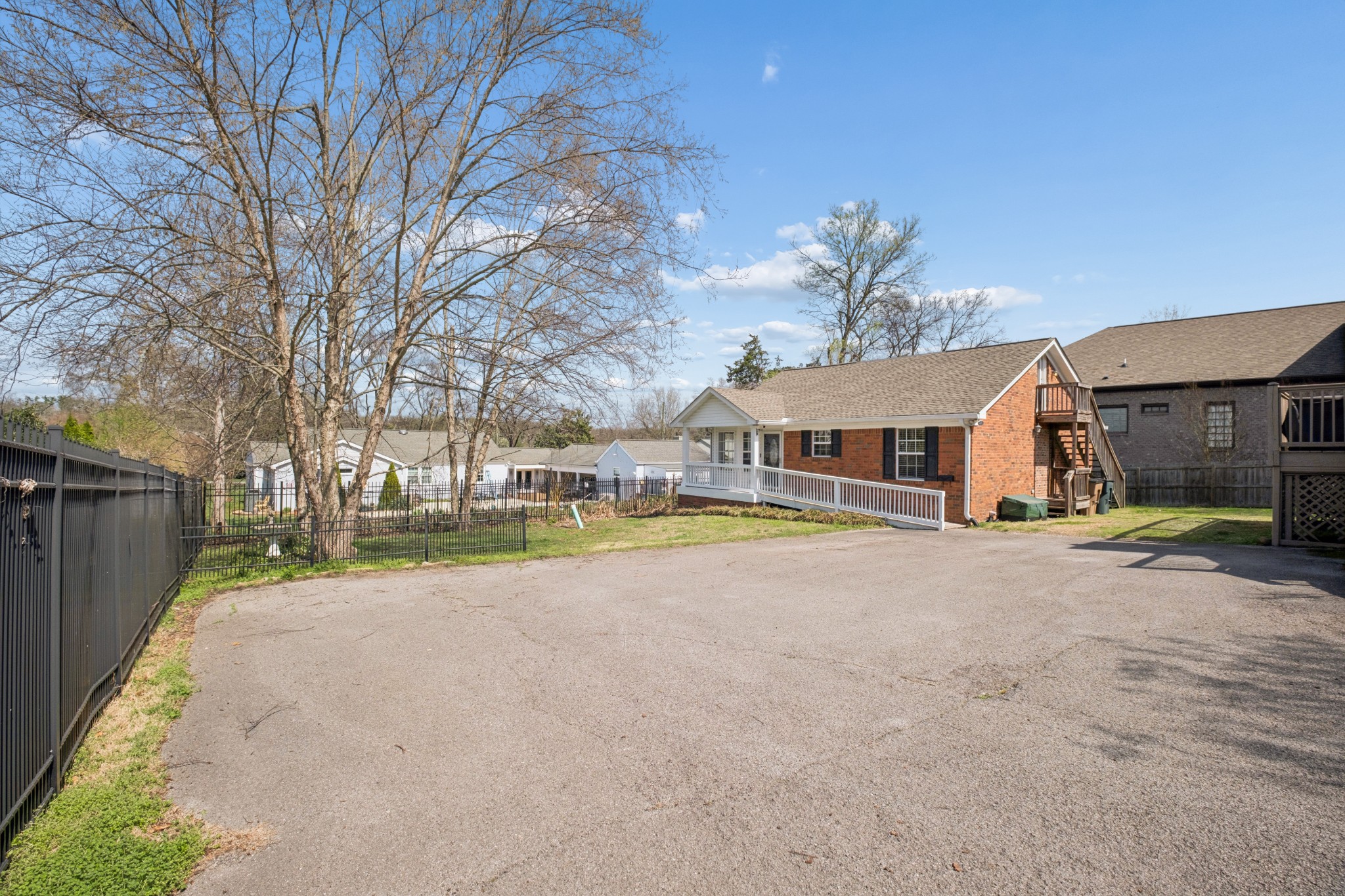 2418 Abbott Martin Road Nashville, TN 37215 - Photo 43 of 54