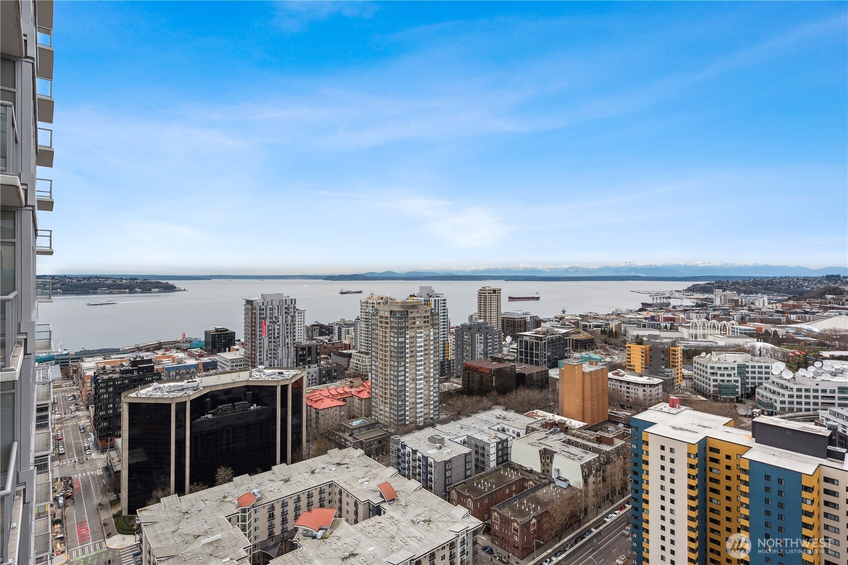 583 Battery Street, Unit 3103N Seattle, WA 98121 - Photo 18 of 39 a view of a terrace