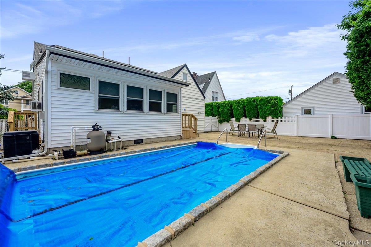 1815 Meadowbrook Road Merrick, NY 11566 - Photo 22 of 25 Approximately 14 X 25 and Heated!