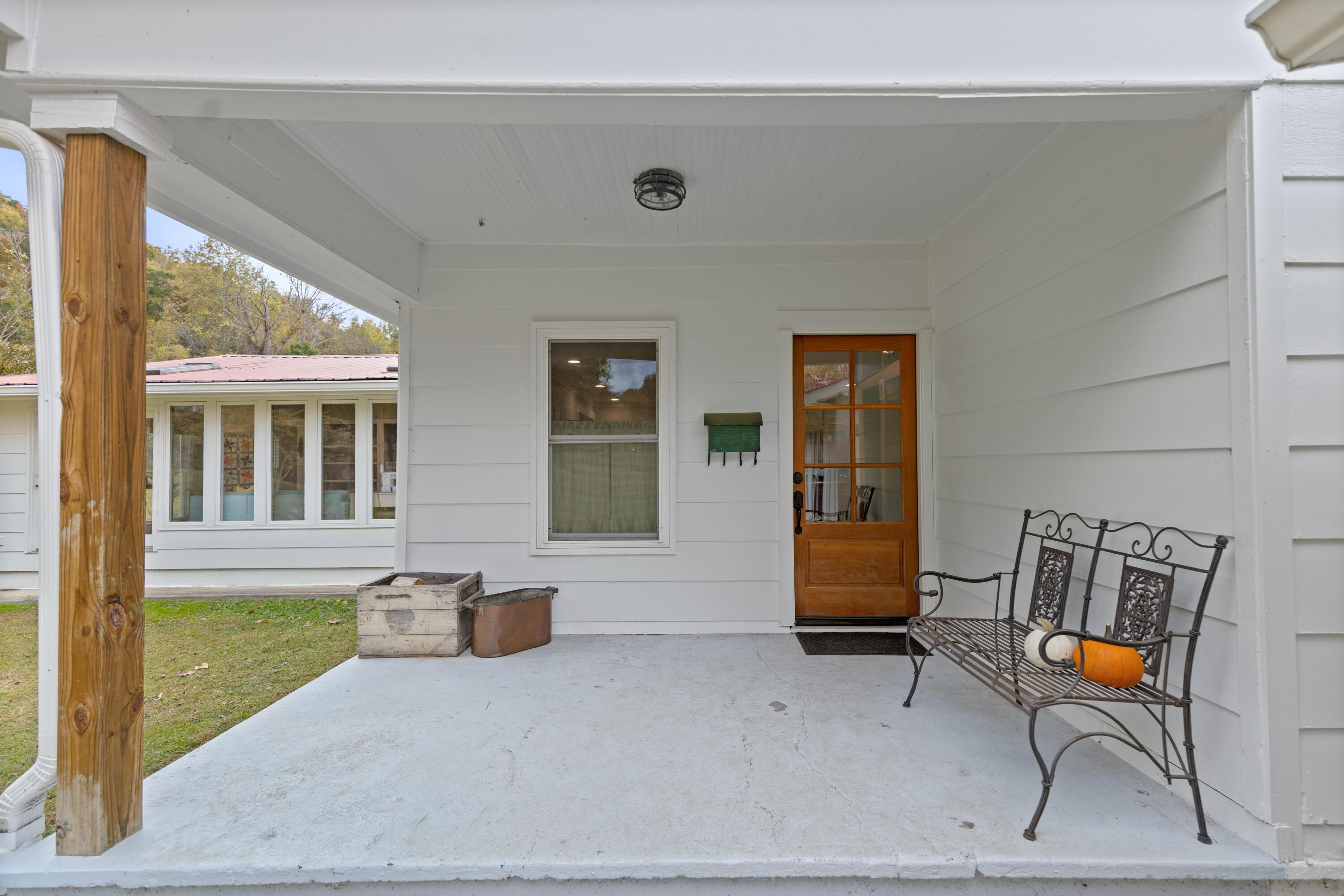 49 Hart Of Pine Road Dunlap, TN 37327 - Photo 17 of 126 CHARMING PORCH