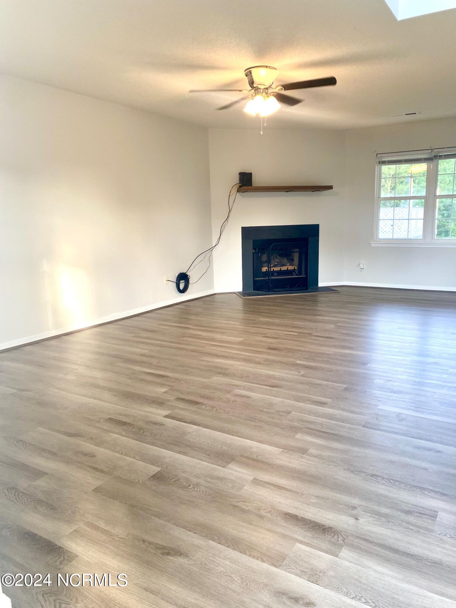 216 Redberry Drive Richlands, NC 28574 - Photo 8 of 44 IMG_5567