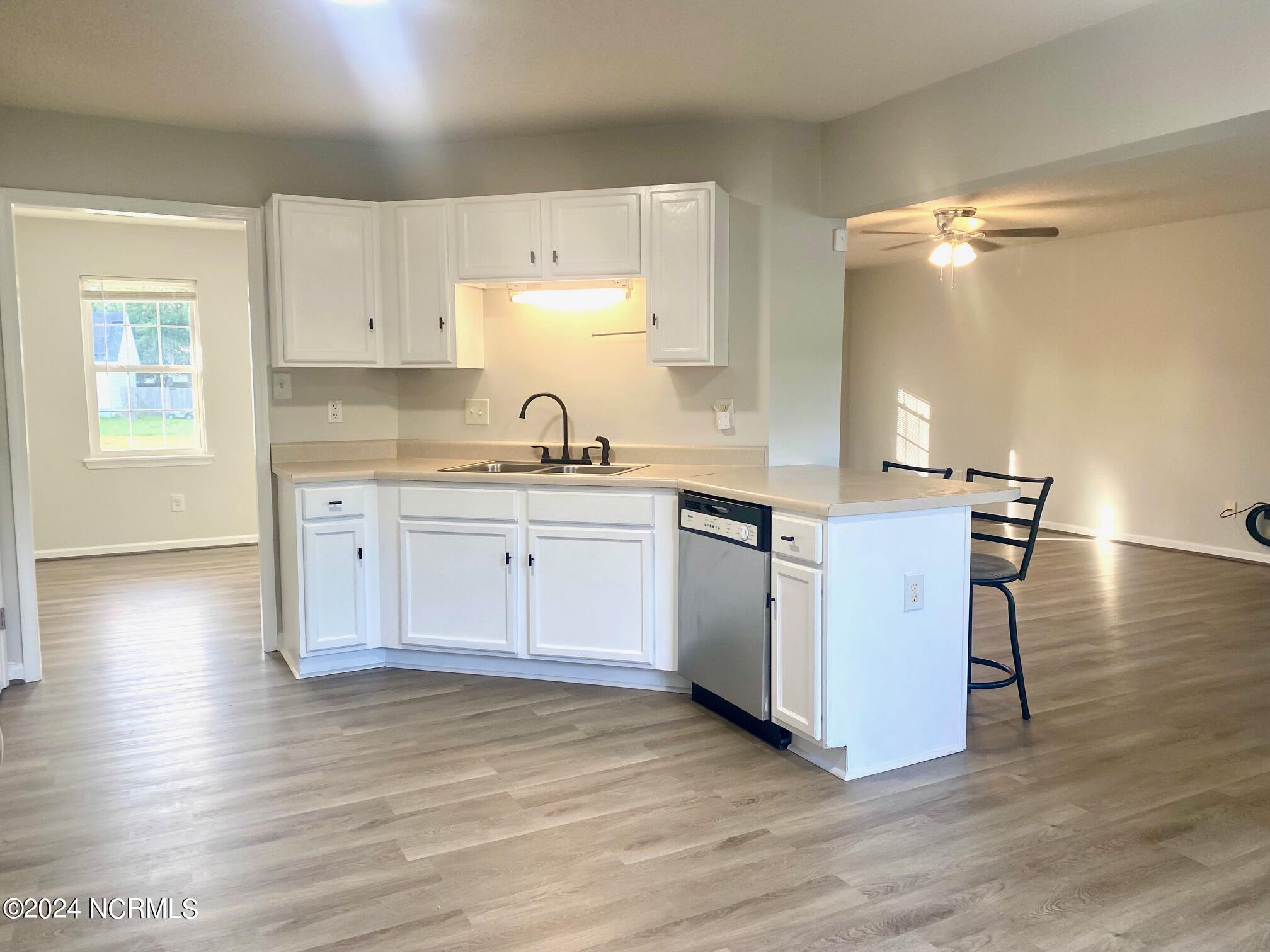 216 Redberry Drive Richlands, NC 28574 - Photo 9 of 44 IMG_5553