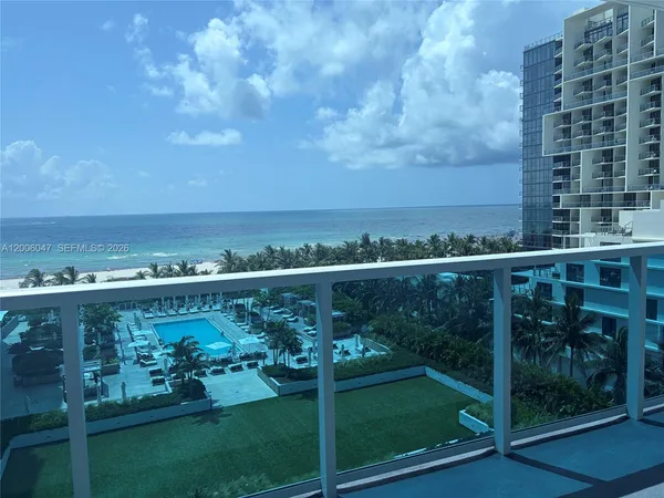 $5,500 | 2301 Collins Avenue, Unit 840, Miami Beach, FL 33139