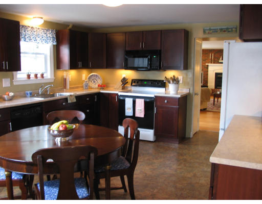 11 Private Anthony Rezza Road Beverly, MA 01915 - Photo 3 of 9 Gallery Image 3