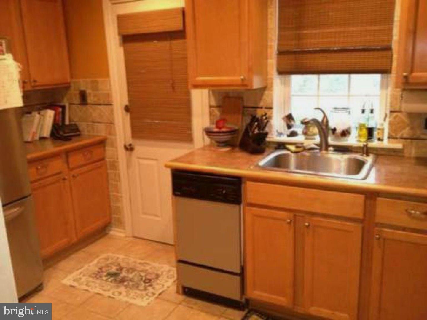 803 Scotia Road Philadelphia, PA 19128 - Photo 6 of 13