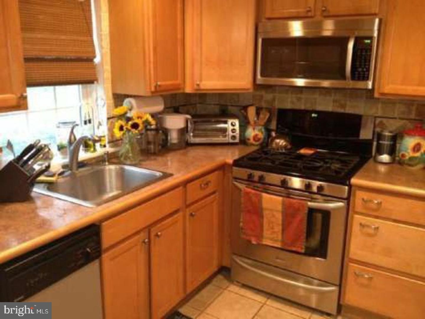 803 Scotia Road Philadelphia, PA 19128 - Photo 7 of 13