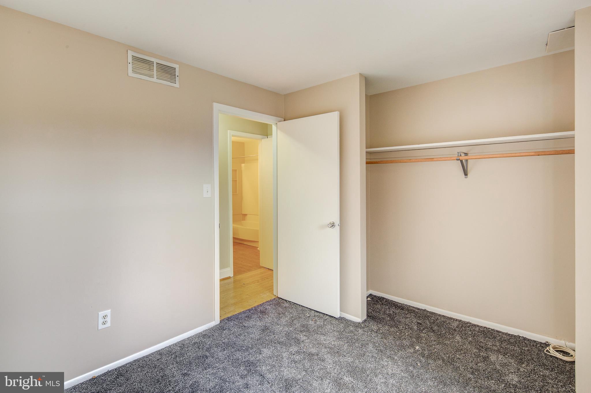 5010 Dunbarton Road Mount Laurel, NJ 08054 - Photo 13 of 18