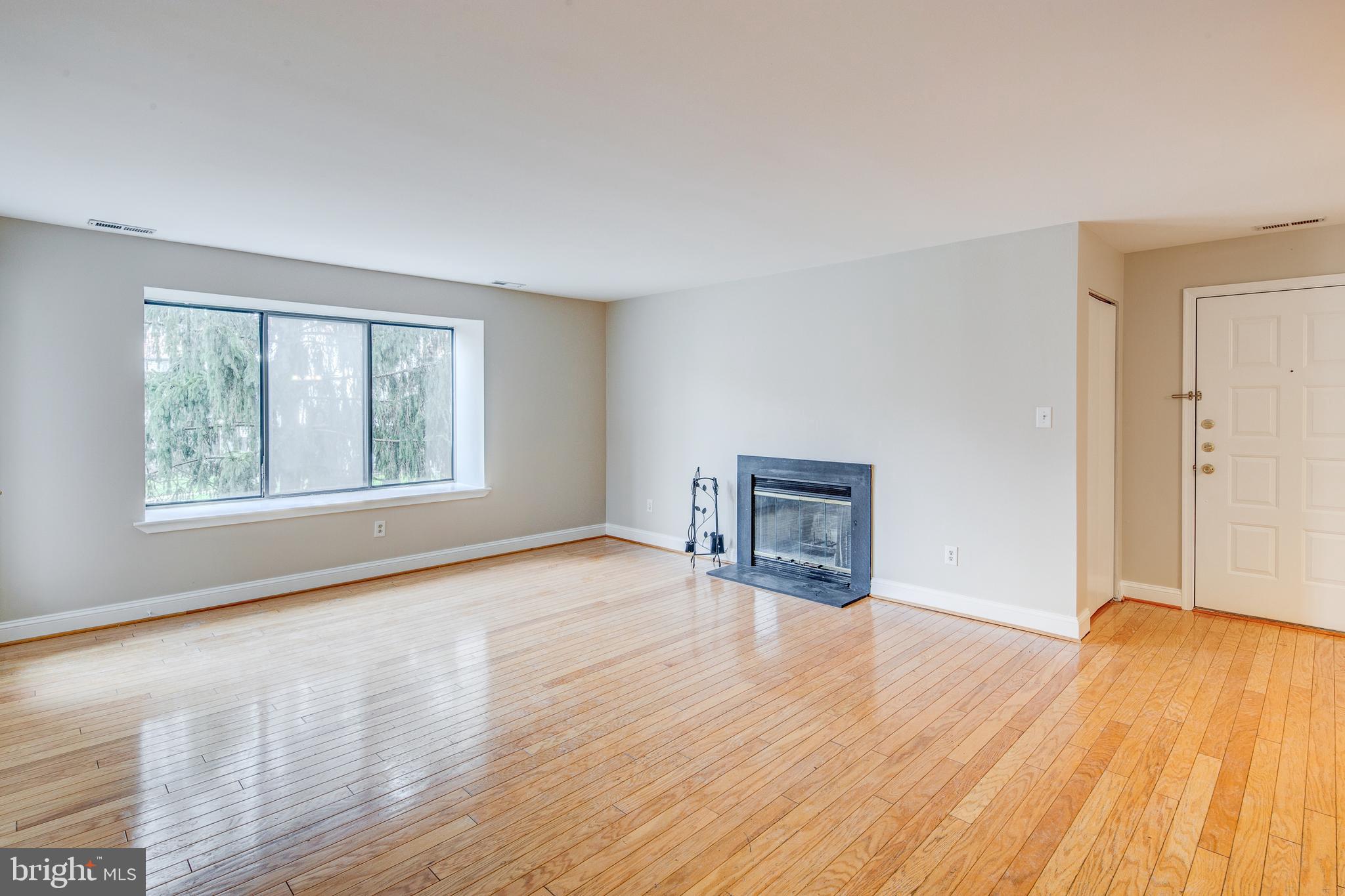 5010 Dunbarton Road Mount Laurel, NJ 08054 - Photo 3 of 18