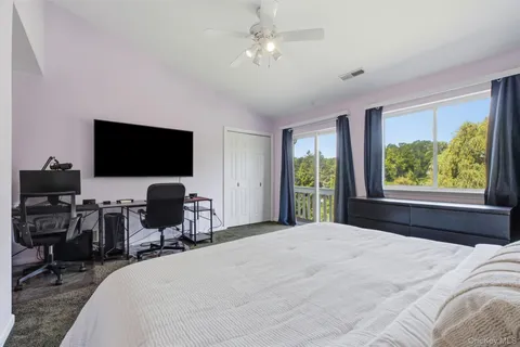 $332,500 | 407 Crystal Hill Lane, Poughkeepsie, NY 12603