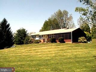 735 Pughtown Road Pottstown, PA 19465 - Photo 2 of 6