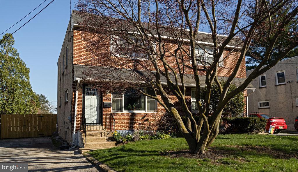 203 East Rosedale Avenue West Chester, PA 19382 - Photo 4 of 30