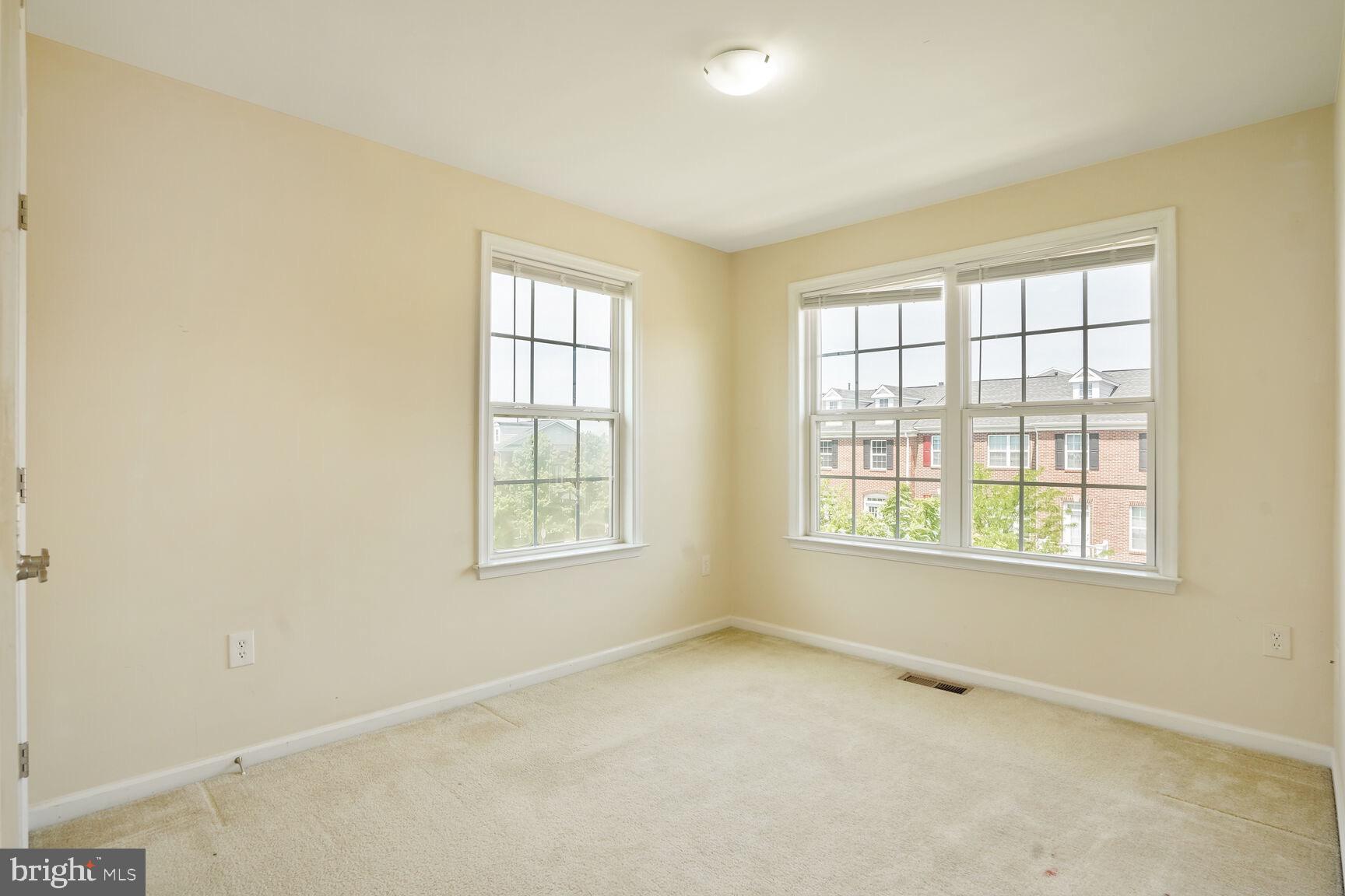 42777 Hay Road Ashburn, VA 20147 - Photo 12 of 21