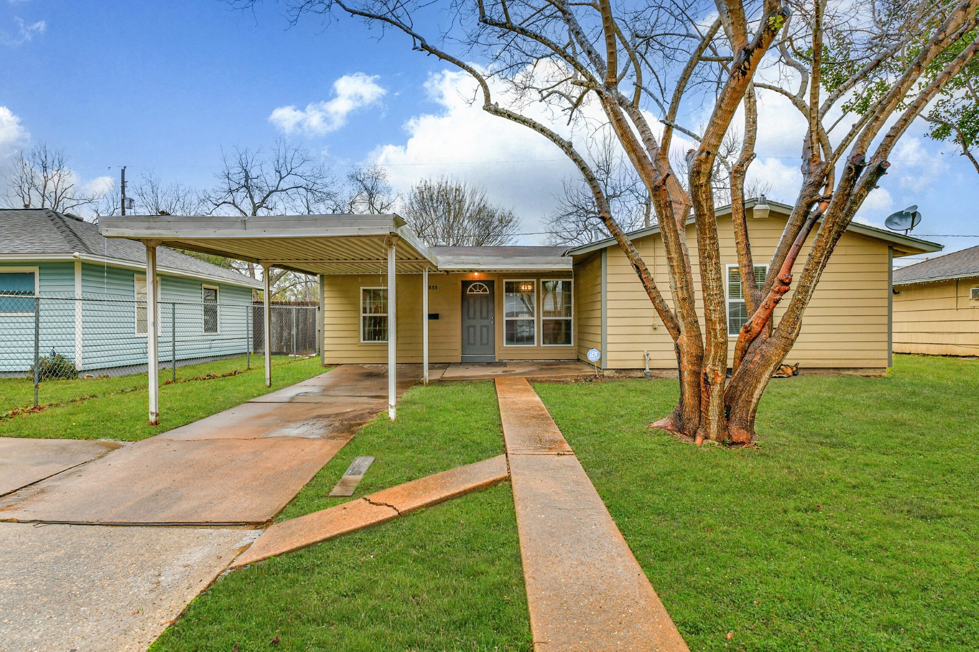 5855 Beldart Street Houston, TX 77033 - Photo 3 of 25