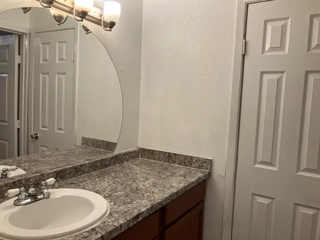 $1,200 | 7152 Fair Oaks Avenue, Unit 2179, Dallas, TX 75231
