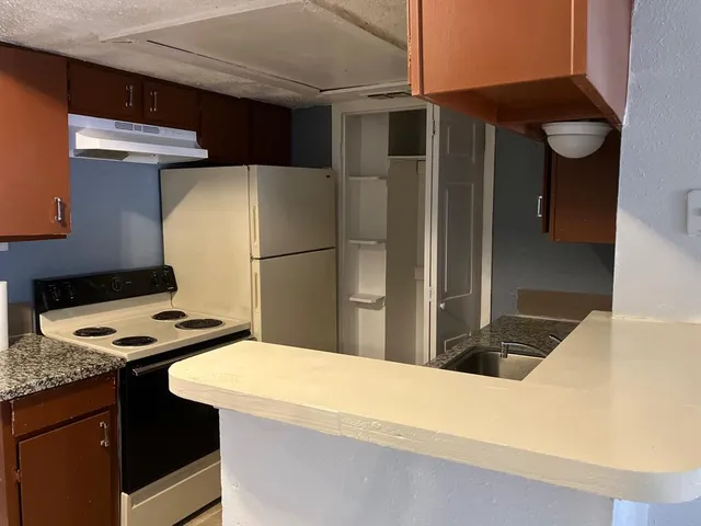 $1,200 | 7152 Fair Oaks Avenue, Unit 2179, Dallas, TX 75231