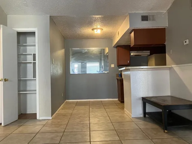 $1,200 | 7152 Fair Oaks Avenue, Unit 2179, Dallas, TX 75231
