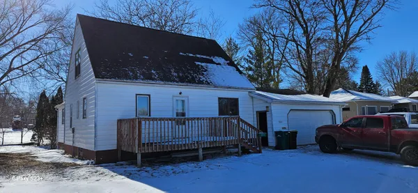 $166,900 | 384 5th Street Southwest, Wells, MN 56097