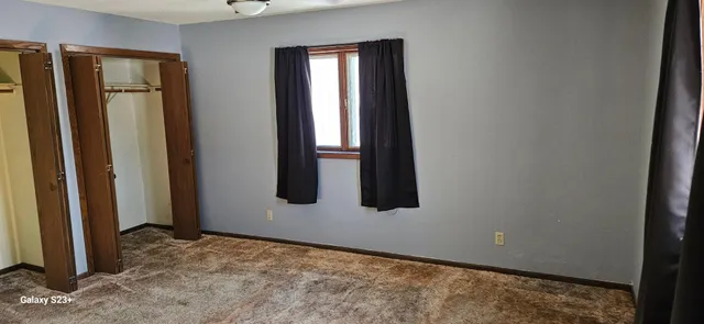 $166,900 | 384 5th Street Southwest, Wells, MN 56097