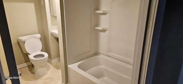 $166,900 | 384 5th Street Southwest, Wells, MN 56097