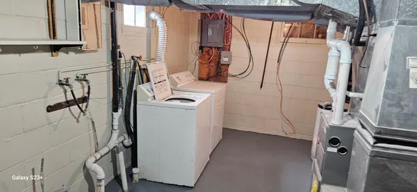 $166,900 | 384 5th Street Southwest, Wells, MN 56097