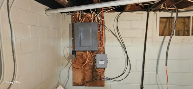 $166,900 | 384 5th Street Southwest, Wells, MN 56097