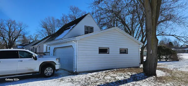 $166,900 | 384 5th Street Southwest, Wells, MN 56097