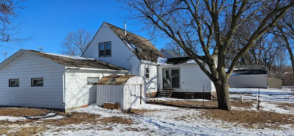$166,900 | 384 5th Street Southwest, Wells, MN 56097