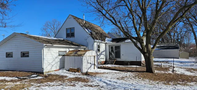 $166,900 | 384 5th Street Southwest, Wells, MN 56097