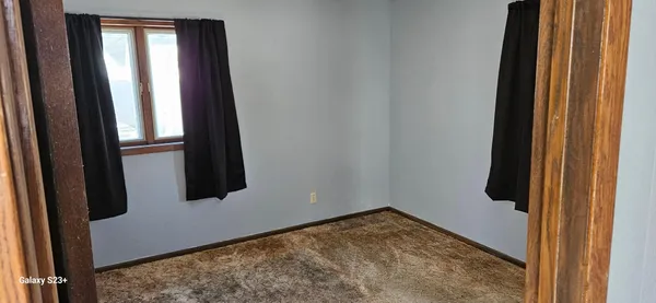 $166,900 | 384 5th Street Southwest, Wells, MN 56097