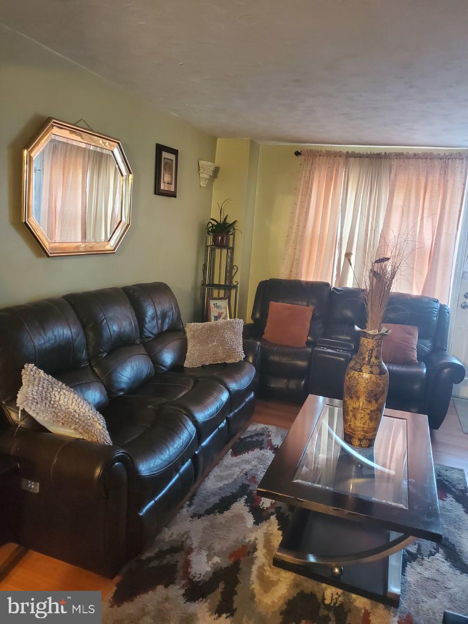 553 Snowden Road Upper Darby, PA 19082 - Photo 2 of 11