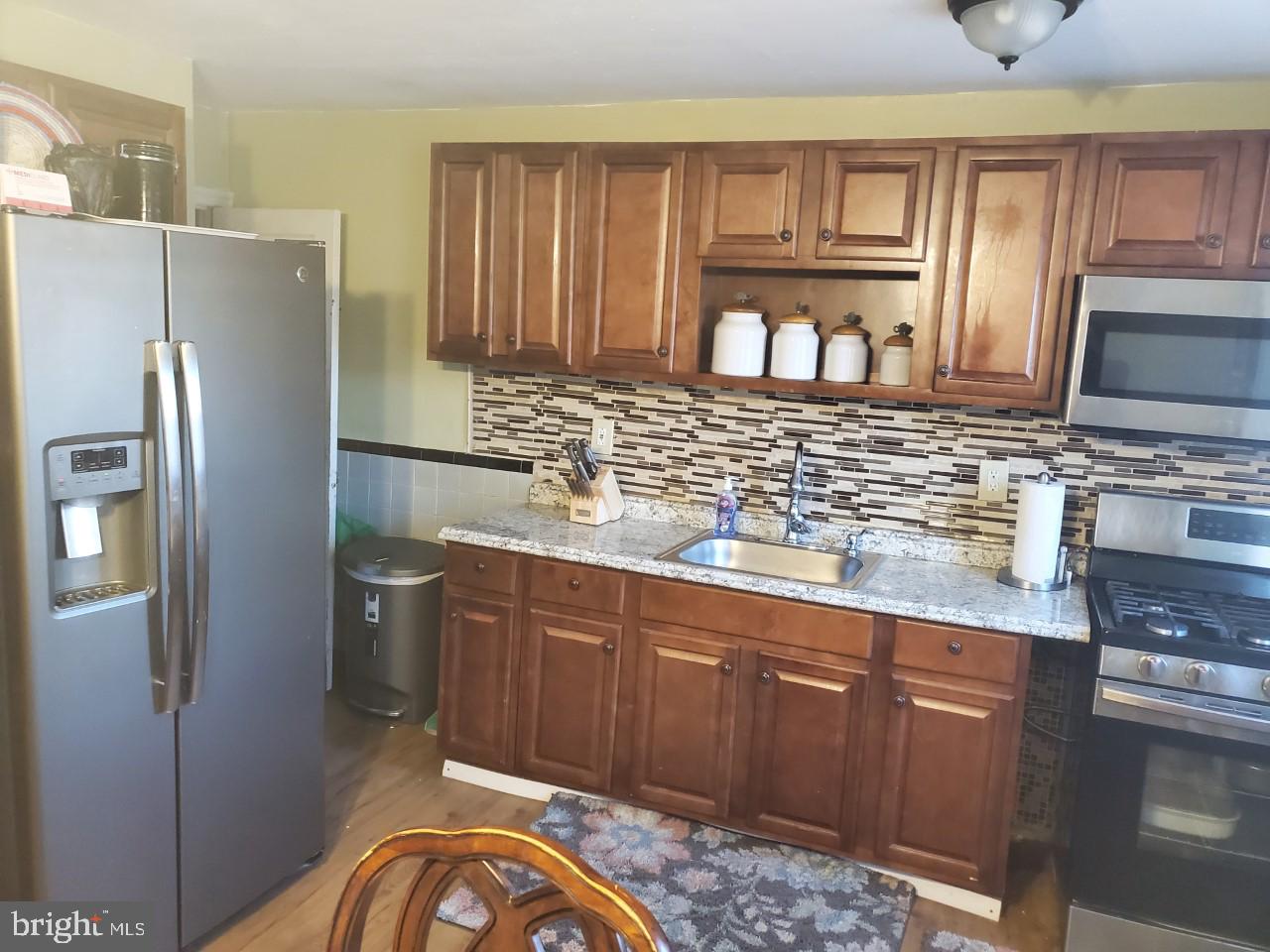 553 Snowden Road Upper Darby, PA 19082 - Photo 6 of 11