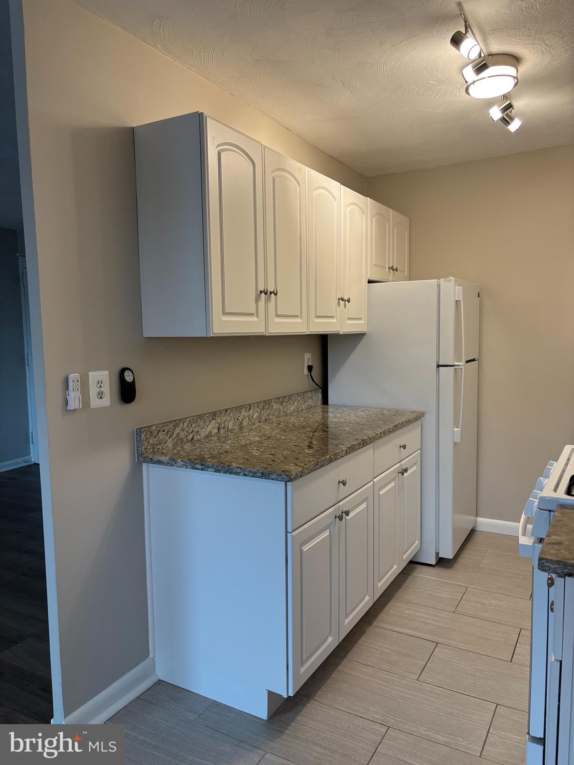 1200 South Arlington Ridge Road, Unit 605 Arlington, VA 22202 - Photo 11 of 23 Granite Countertop