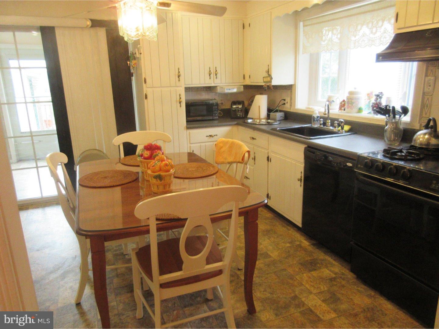 15016 Carter Road Philadelphia, PA 19116 - Photo 12 of 24 Gallery Image 12