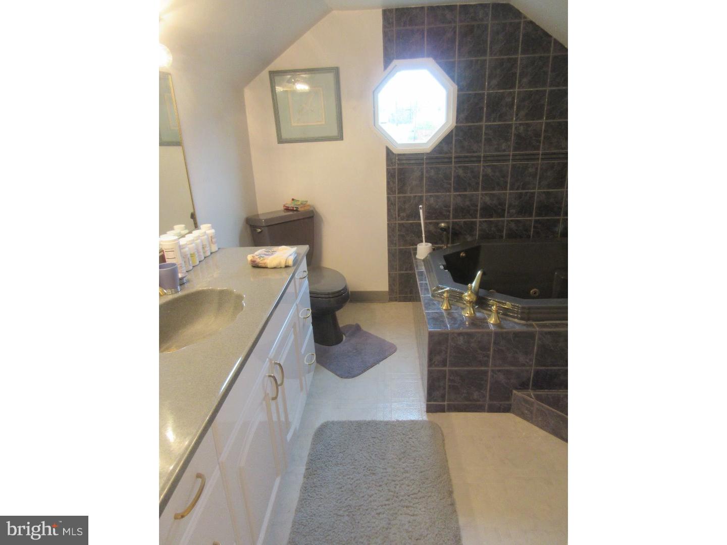 15016 Carter Road Philadelphia, PA 19116 - Photo 18 of 24 Gallery Image 18