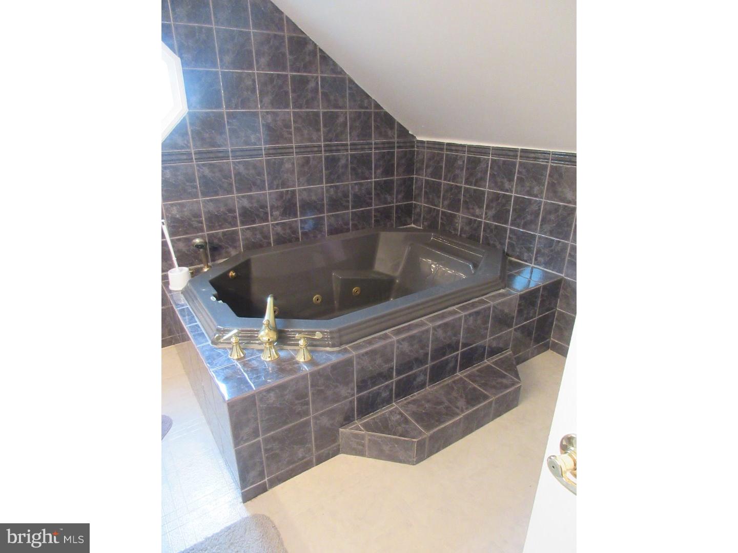 15016 Carter Road Philadelphia, PA 19116 - Photo 20 of 24 Gallery Image 20