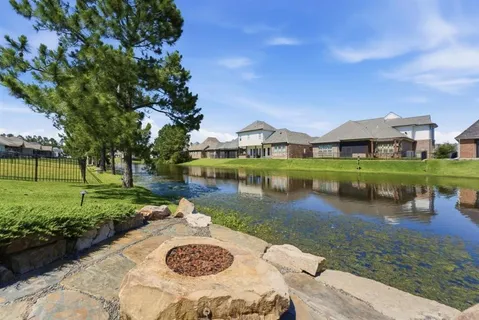 $865,000 | 5847 Lakeview Lane, Lake Charles, LA 70605