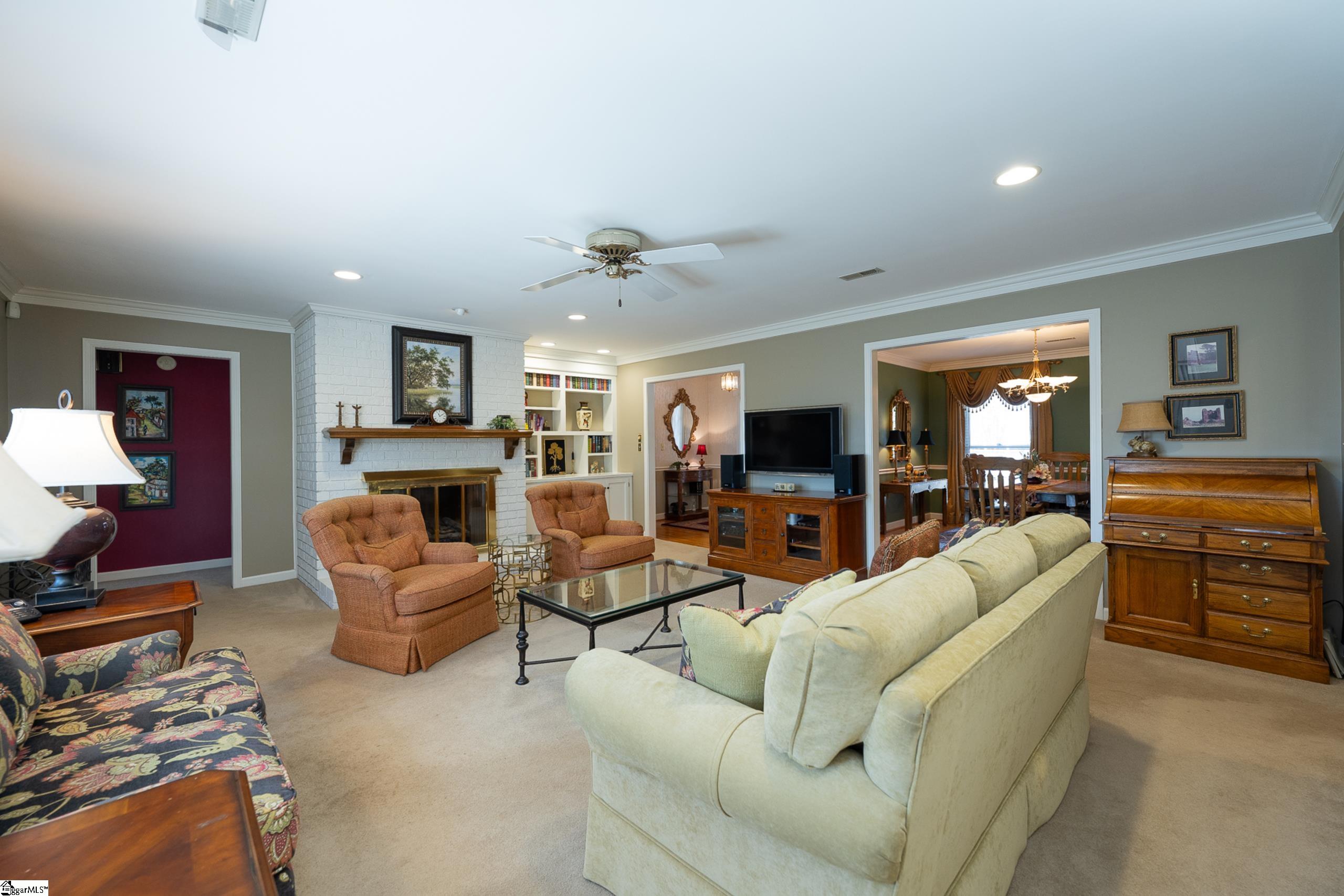 127 River Oaks Road Greer, SC 29650 - Photo 6 of 34 Gallery Image 6
