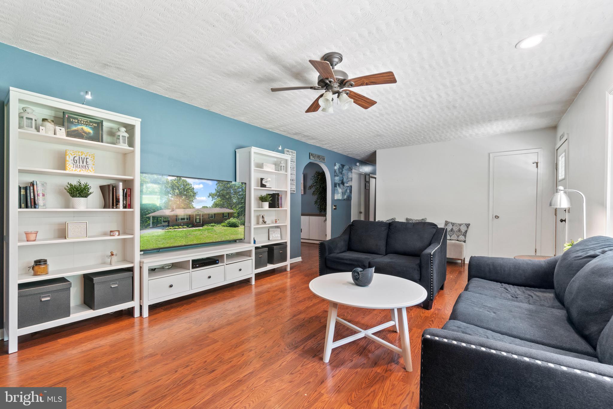5331 Partlow Road Partlow, VA 22534 - Photo 11 of 45 Living room