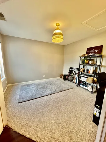 $2,550 | 2469 Wilton Lane, Unit 2469, Aurora, IL 60502