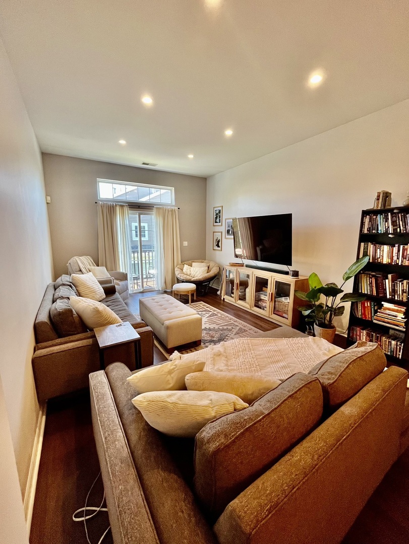 2469 Wilton Lane, Unit 2469 Aurora, IL 60502 - Photo 3 of 18