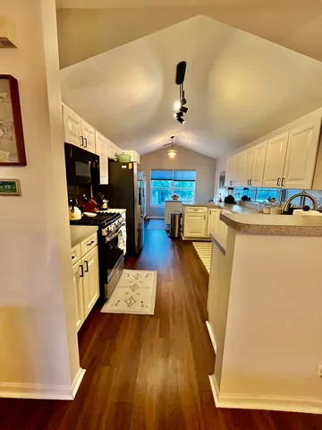 $2,550 | 2469 Wilton Lane, Unit 2469, Aurora, IL 60502